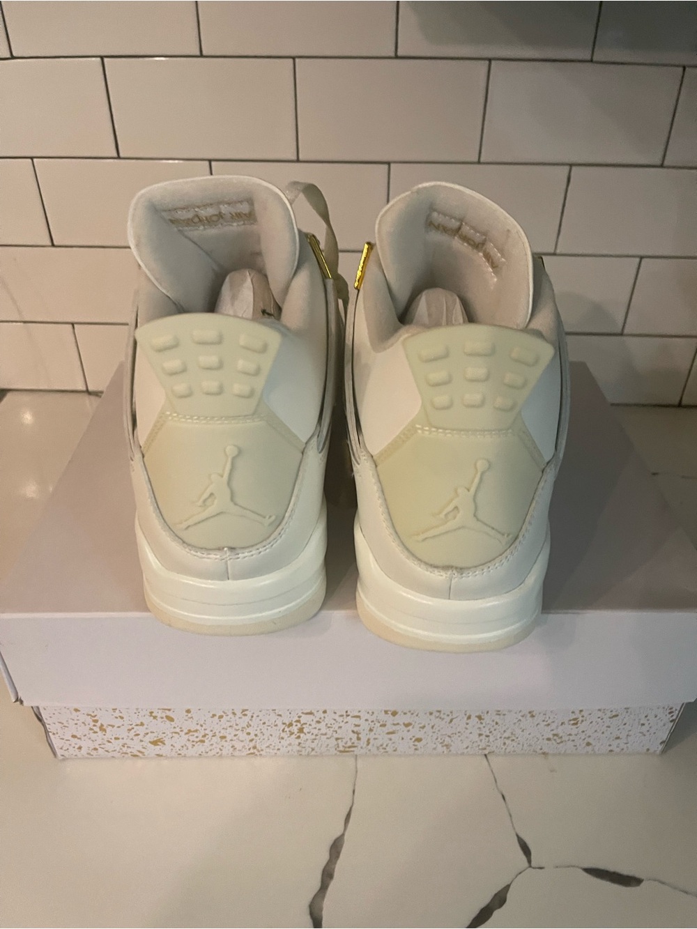 Mens Retro 4 Metallic Gold Size 11.5. - Picture 7 of 8
